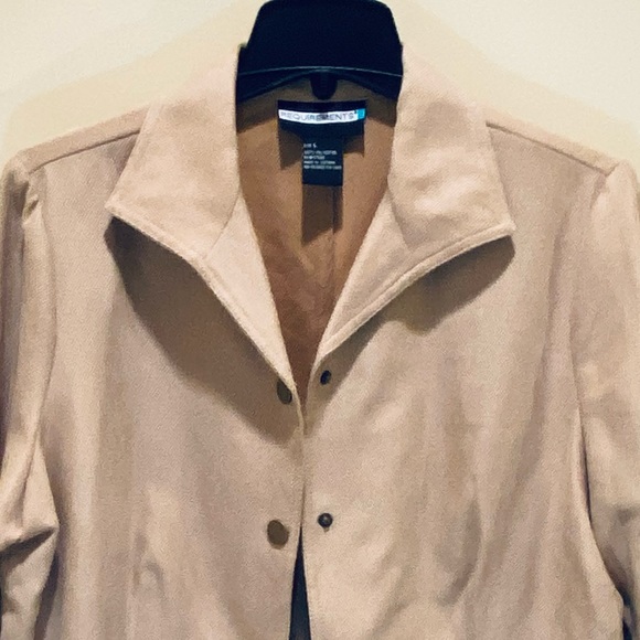🌟HP🌟NWOT Camel Microfiber/Faux Suede Snap Close Jacket - Picture 2 of 11